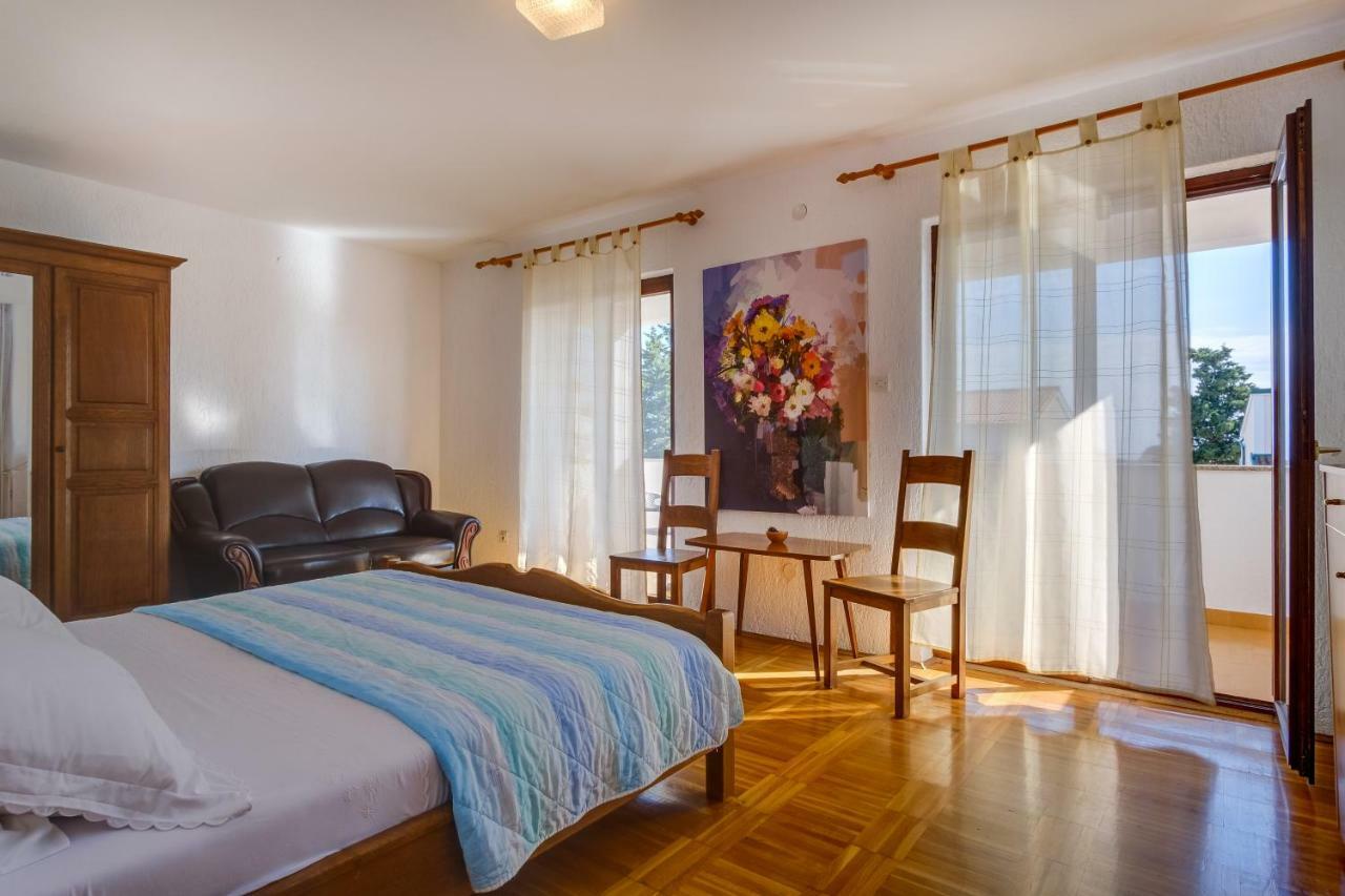Apartmani Maris Mali Losinj Luaran gambar